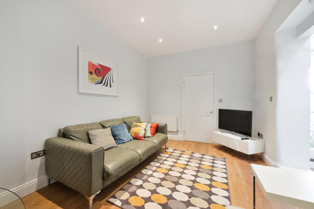 Cozy Hideaway In South Ken! Appartement Londen Buitenkant foto