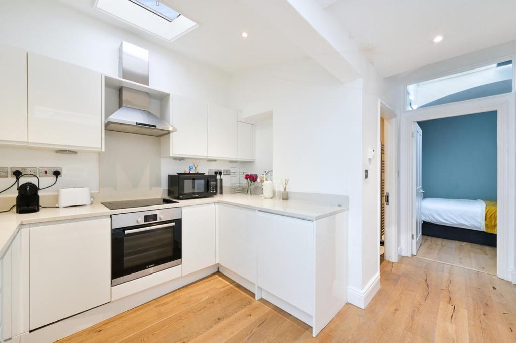 Cozy Hideaway In South Ken! Appartement Londen Buitenkant foto