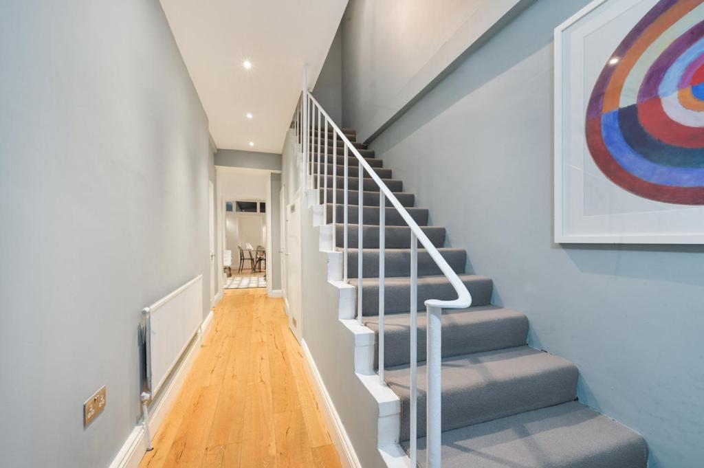 Cozy Hideaway In South Ken! Appartement Londen Buitenkant foto